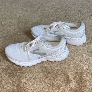 Brooks Adrenaline 19 white 7.5. (#1)